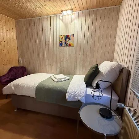 Διαμέρισμα Janu-homes - 3 - 4 Betten, Waldblick Vom Kirchplatz Mengerskirchen