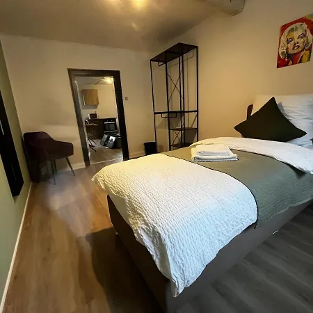 Janu-homes - 3 - 4 Betten, Waldblick Vom Kirchplatz Διαμέρισμα *