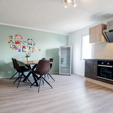 Janu-homes - 3 - 4 Betten, Waldblick Vom Kirchplatz Apartmán